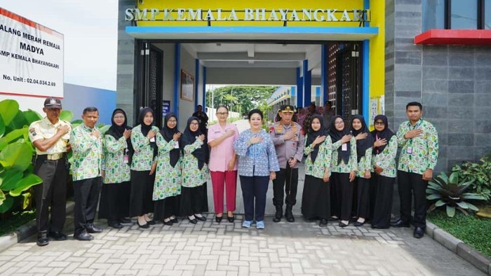 Kapolri: SMP Kemala Bhayangkara Terima Fasilitas IFP dari Presiden RI dalam Kunjungan Bersejarah