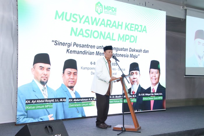 HNW: Pesantren, Kunci Pembangunan Bangsa yang Tidak Boleh Dicemurut!
