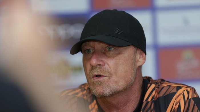 Persis Solo Tanpa Peter de Roo Lawan Derby Mataram Vs PSIM