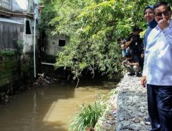 **Kali Krukut Akan Ditata Bertahap, Pembebasan Lahan Dimulai 2026: Gubernur DKI Respon Banjir Jaksel**