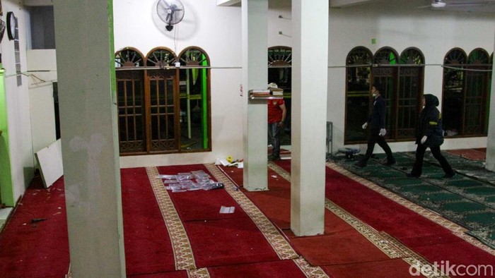 **Ledakan di SMAN 72 Jakarta: Saksi Ngira Ban Pecah, Siswa Berhamburan!**