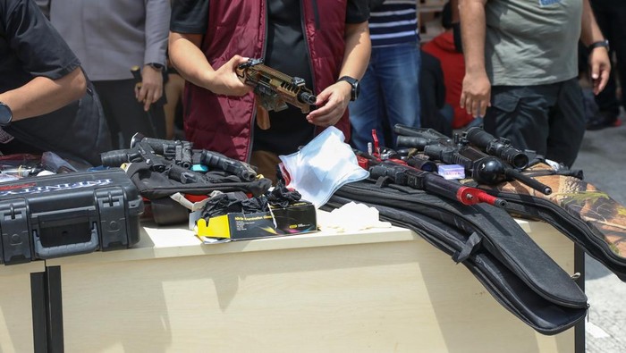 [BNN Kembali Gerebek, Sita 89 Kg Sabu, Puluhan Senapan Ditemukan di Kampung Bahari]