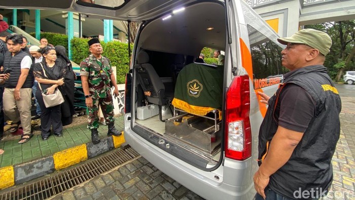 **Jenazah Antasari Azhar Diberangkatkan ke San Diego Hills, Makam Permanen Mantan Ketua KPK**
