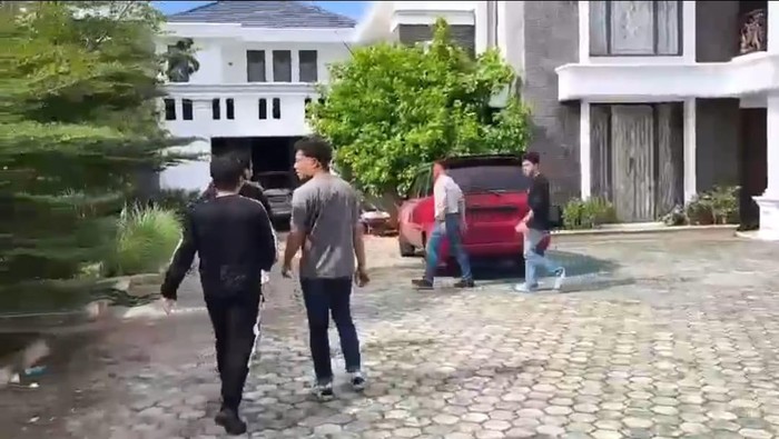 Polisi Deportasi 27 WNA Cina, Sindikat Penipuan Online Dihentikan