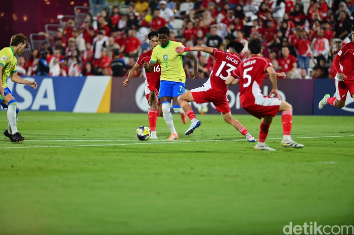 Strategi Defensif Timnas Indonesia U-17 yang Gagal Saat Hadapi Brasil: Apa yang Terjadi?