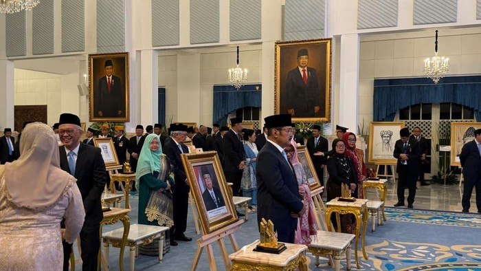 **10 Pahlawan Nasional 2025: Profil Gus Dur dan 9 Tokoh Berpengaruh Lainnya**
