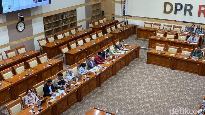 **Mencuat Usul RKUHAP: Wanita Hamil Dilarang Ditahan di Rutan dan Lapas**