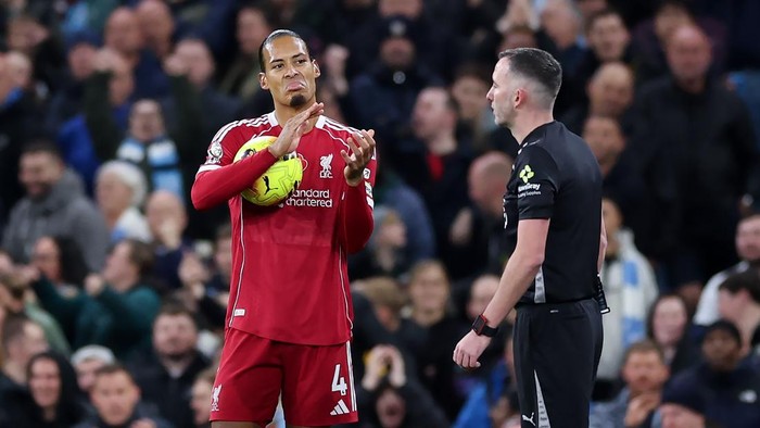Liverpool Protes keras ke Wasit Usai Gol Van Dijk Dianulir dalam Pertandingan Melawan City
