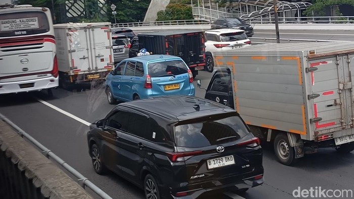 Polisi Ungkap: Macet Jakarta Hari Ini Disebabkan oleh... Ini Jawabannya!