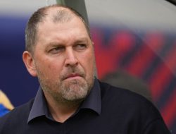 Skandal Naturalisasi Timnas Malaysia: Pelatih Peter Cklamovski Berpotensi Mundur