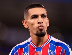 Bek Crystal Palace Ini Impikan Gabung MU Meski Usia Bukan Lagi ‘Muda’!