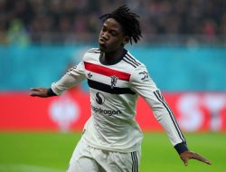 Kobbie Mainoo Tertarik Gabung ke Napoli: Manchester United Tetap Kukuh