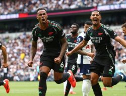 **John Terry: Trio Gabriel-Saliba-Rice Menjagokan Pertahanan Arsenal**