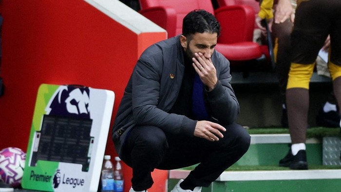 **MU dalam Krisis, Amorim Terpukul di Musim Debutnya**