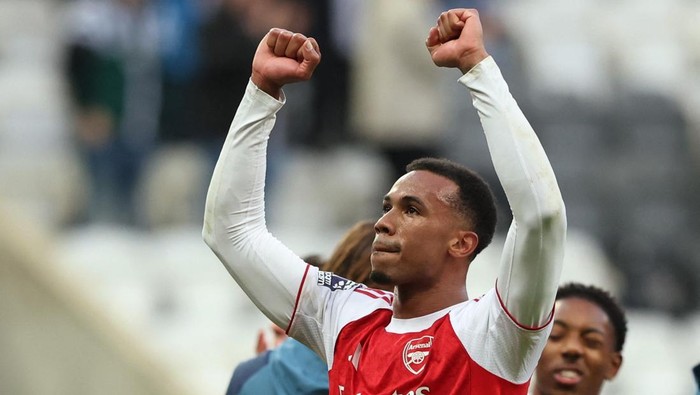 **Gabriel Magalhaes Cedera, Shearer: Arsenal Kehilangan Bek Tengah Terbaik di Premier League**