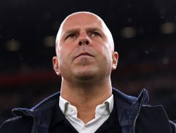 Jawaban Arne Slot Soal Rumor Liverpool Beli Bek Baru: Apa yang Dilaporkan?
