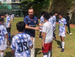 “Timur Kapadze: Revolusi Coaching di Jakarta, Masa Depan Sepakbola di Tangan Siapa?”