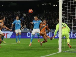 **Napoli Bersaing di Puncak: Kemenangan 3-1 atas Atalanta, Bagaimana Strategi Mereka?**