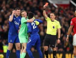 Babak I: 10 Pemain Everton Ungguli MU, Guncang Liga Inggris!
