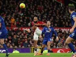 **Amorim Frustrasi, MU Kandas dihadapan Everton 10 Pemain**