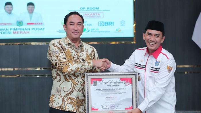 Kepala BNN Terima Penghargaan 'Tokoh Peduli Desa' dari Apdesi Merah Putih, Akan Dukung Pemberantasan Narkoba