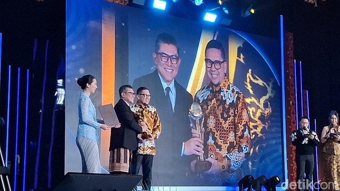 **Ahmad Doli Raih detikcom Awards 2025 Sebagai Tokoh Penguatan Demokrasi dan Pembaruan Sistem Pemilu**