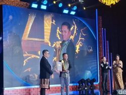 “Amran Sulaiman: Pionir Transformasi Pertanian Modern, Raih Penghargaan detikcom Awards 2025”