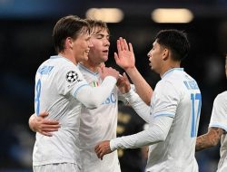 “Napoli vs Qarabag: Scott McTominay dan Timnya Sukseskan Kemenangan 2-0, Bagaimana Reaksi Para Fans?”