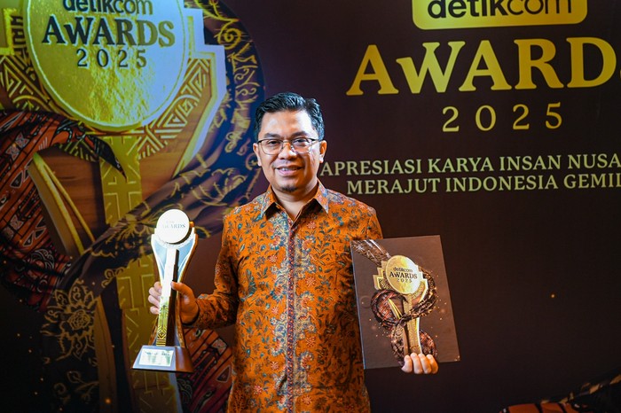 Transjakarta Terpilih sebagai Transportasi Berkelanjutan Terbaik di detikcom Awards 2023!