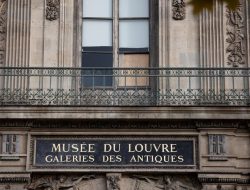 **Penyelidikan Perampokan Louvre Berlanjut, 4 Orang Ditangkap dalam Kasus Pencurian Bersejarah**