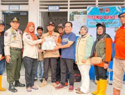 “Andre Rosiade Rejenerasi Solidaritas: 1000 Nasi Bungkus untuk Korban Banjir-Longsor di Padang”