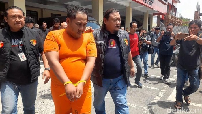 **Guru Nyambi Sopir Taksi Online Dibunuh di Brebes, Pelaku Diciduk Setelah Mobil Dicuri**