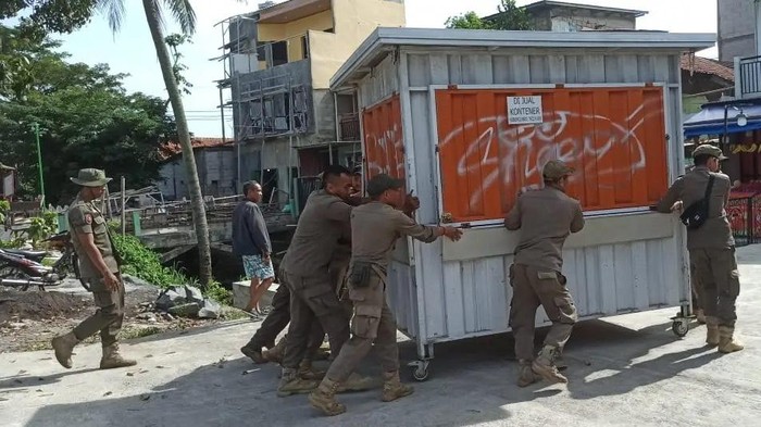 Depok Bersih dari 92 Bangunan Liar, Pemkot Depok Beraksi!