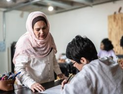 “Jadi Guru, Siapa Mau? Fenomena Menurunnya Minat Gen Z di Dunia Pendidikan”