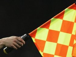 “Offside: Kenapa Pelanggaran Ini Selalu Menyulitkan Wasit?”