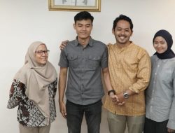 Pria Ini Buka-Bukaan Soal Uang Rp 500 Juta dari Rekan Kerja yang Ditempat Tidur