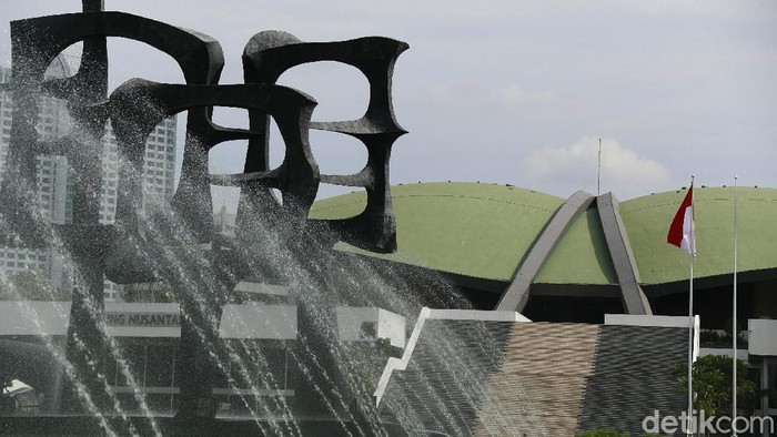 **Komisi II DPR Tinjau PLBN Serasan, Tebarkan Harapan Percepatan Pembangunan di Natuna**