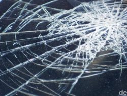 Tragedi di Jl. Transyogi Bogor: Truk Berhenti, Pemotor Tewas Terperosok