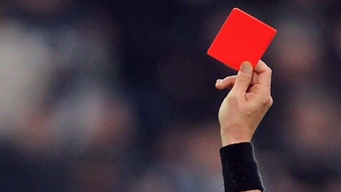 Kacau! Laga di Bolivia Berakhir Ricuh dengan 17 Kartu Merah: Kiamat di Lapangan?