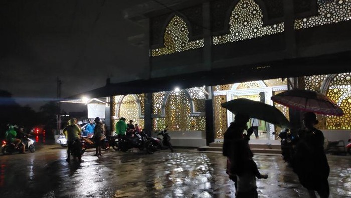 Banjir Parah di Padang, Warga: Sejak 20 Tahun Baru Ini Air Masuk ke Rumah - Update 1