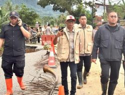 Andre Rosiade: Bantuan Nyata untuk Korban Banjir dan Longsor di Padang!