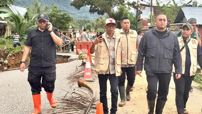 Andre Rosiade: Bantuan Nyata untuk Korban Banjir dan Longsor di Padang!