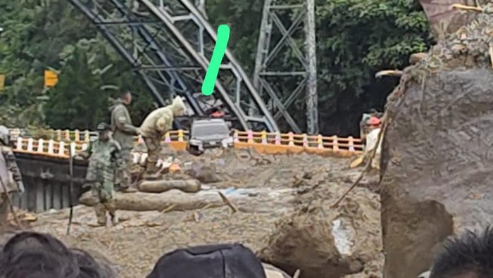 Tragedi Alam di Sumbar: 1 Anggota Polda Riau Tewas, 2 Hilang dalam Bencana Longsor