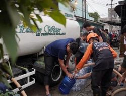 **Dompet Dhuafa Salurkan 10.000 Liter Air Bersih, Siapkan Harapan untuk Warga Banjir Medan**