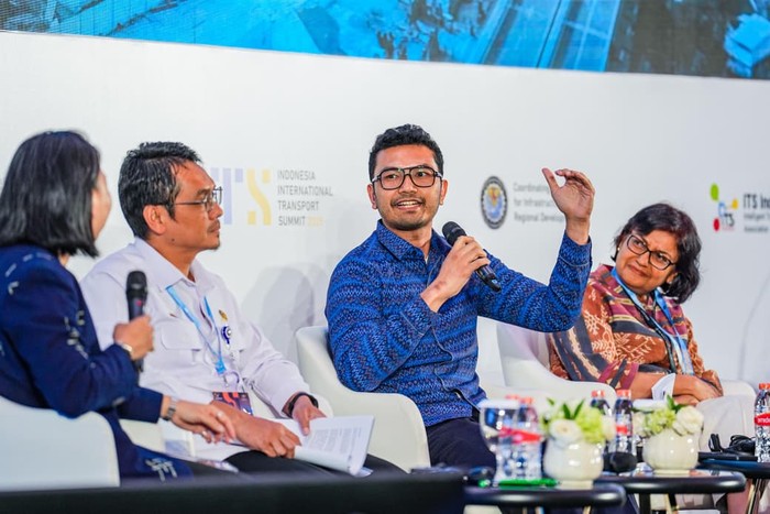 Transjakarta Tingkatkan Efeensi Transportasi dengan Teknologi Cerdas