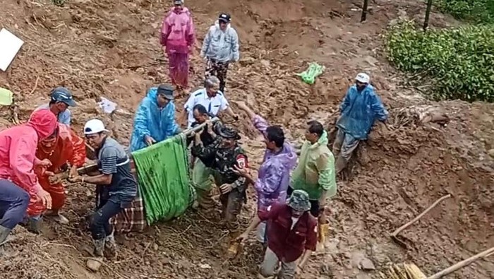 Tragedi Ngeri, 2 Prajurit TNI Tewas dalam Longsor di Padang, 1 Hilang Misterius