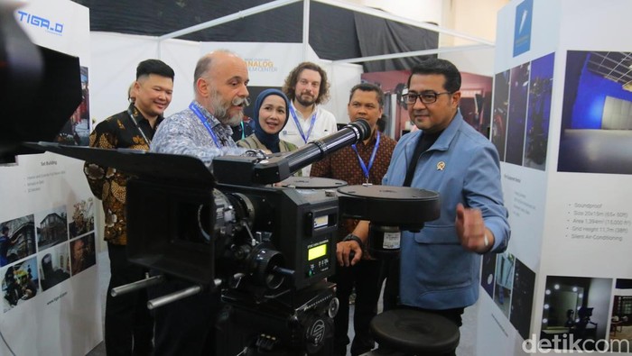 Prabowo Berikan Arahan, Danantara Siapkan Skema Bisnis Bioskop Baru