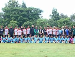 Ketika Timnas U-17 Latih Tanding dengan Tim Sepakbola Pesantren: Pertemuan Tradisi dan Modernitas di Lapangan!