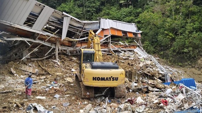 23 Tewas, 28 Hilang: Banjir-Longsor Taput Berkecamuk