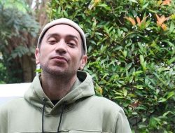 Kecelakaan Tragis Gary Iskak: Motor Yamaha RX King Tabrak Pohon, Akhir Tragis untuk Aktor Terkenal